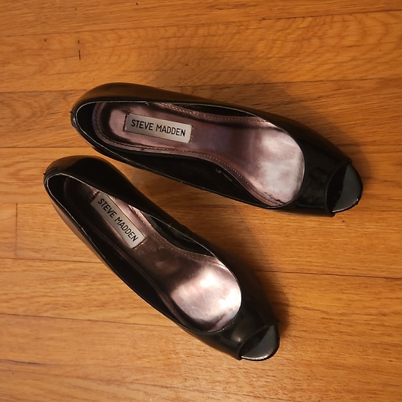 Steve Madden Black Patent Peep Toe Heels - Picture 1 of 4
